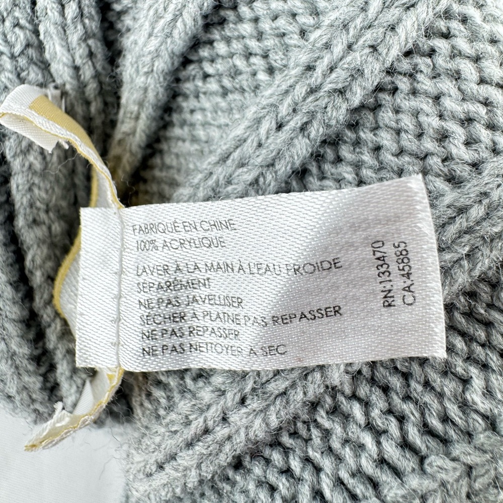 NWOT Michael Kors Gray Knit Beanie with Pom-Pom - Picture 5 of 5